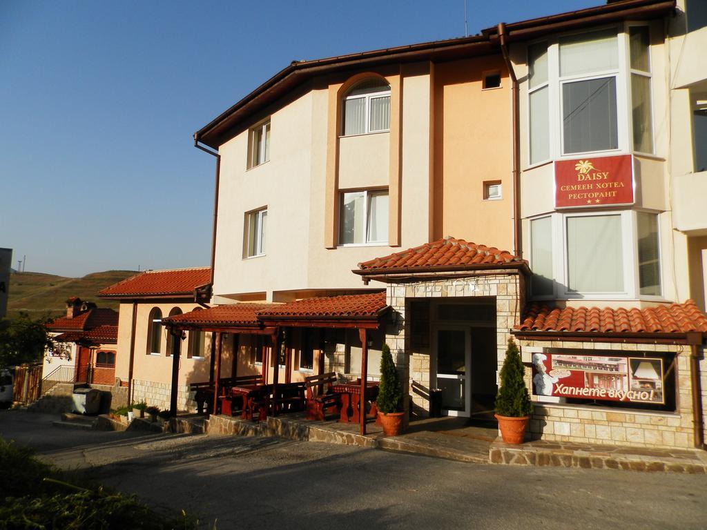 Family Hotel Daisy Borino Exteriör bild
